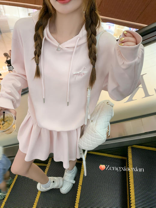 <曾小咸推荐>现货秒杀！微信超特价！学院风连帽卫衣连衣裙 日常249.99 立减90 秒杀159.99！ 商品图12