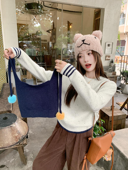 【189元任选2件】现货！米白色带蓝色披肩毛衣 商品图12