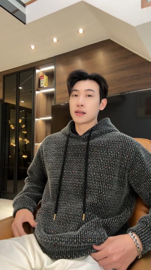 WY1232SDSA男士秋冬新款痞帅男装潮牌彩色绒毛抽绳连帽卫衣百搭宽松上衣 商品图0