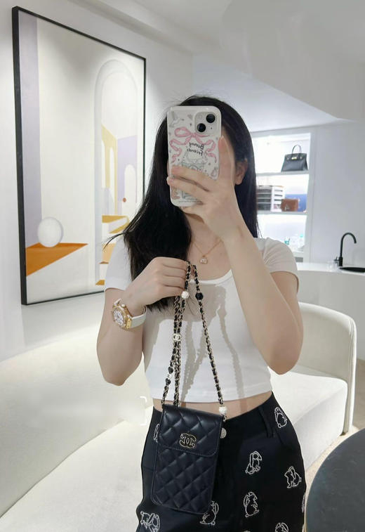 Chanel 23p 黑色 羊皮 珐琅扣 爱心 手机包 商品图1