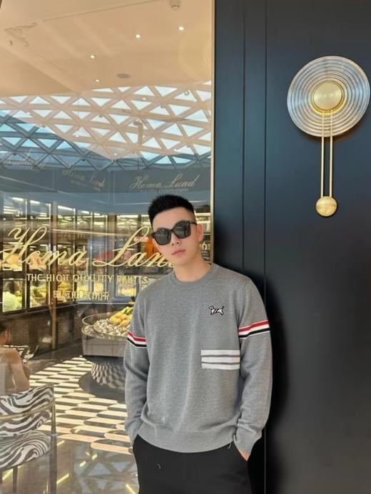 D110631新品胸前小狗刺绣袖臂色织四道杠针织毛衣情侣款 商品图2