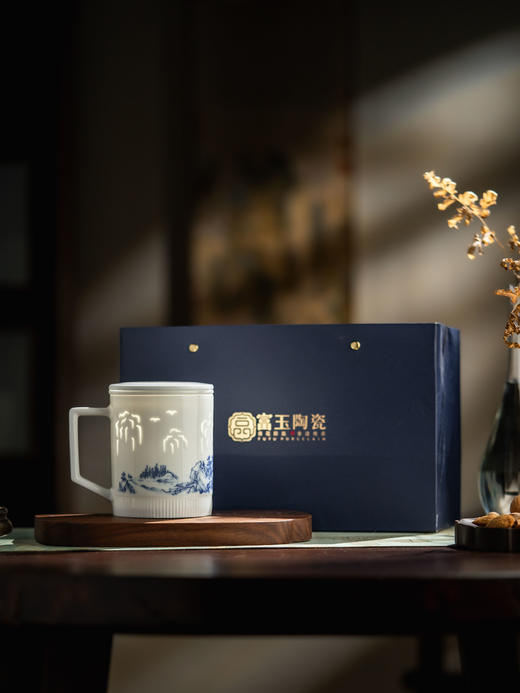 新品 富玉 | 景德镇陶瓷溪山清韵茶漏杯带盖水杯 商品图0