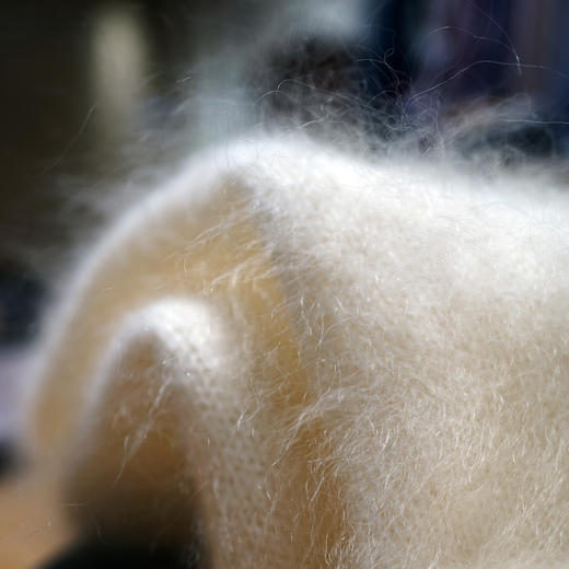 红莲 重磅拉绒羊绒女纽扣开衫420g 商品图3