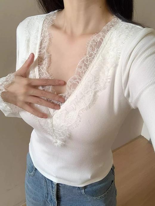【YW】无忧购多巴胺V领蕾丝内搭打底衫女纯欲氛围感长袖上衣1206（截单后7天发货） 商品图3