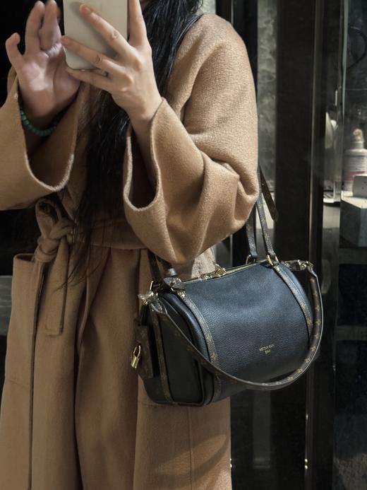 驴家 Express经典花纹镶边 牛皮革腋下包斜挎单肩包（163.芯片） 商品图6