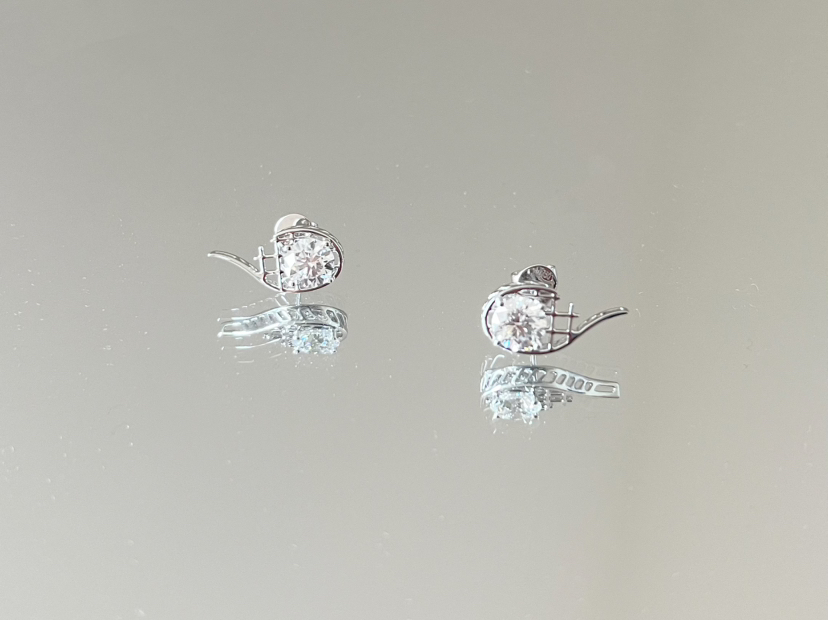 「轨迹」钻石18k白金网球耳钉
