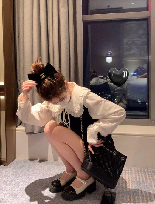 Chanel 黑金 缎面 蝴蝶结发夹 商品图2