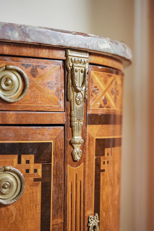 【已售】独角鹿西洋古董路易十六风格铜鎏金装饰大理石面细木镶嵌边柜 商品图5