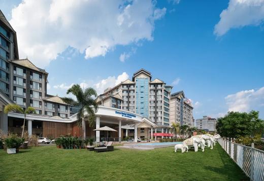 【旅居11.11 | 暖冬】云南西双版纳景洪融创国际度假区戴斯温德姆酒店￥1199起/单人7晚/15晚/30晚 ，2人起订，傣式风情度假 商品图1