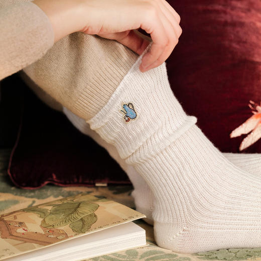 暖袜 100%山羊绒提花 可爱饰绣 松软无骨中筒袜 堆堆袜 山林曦照 商品图2