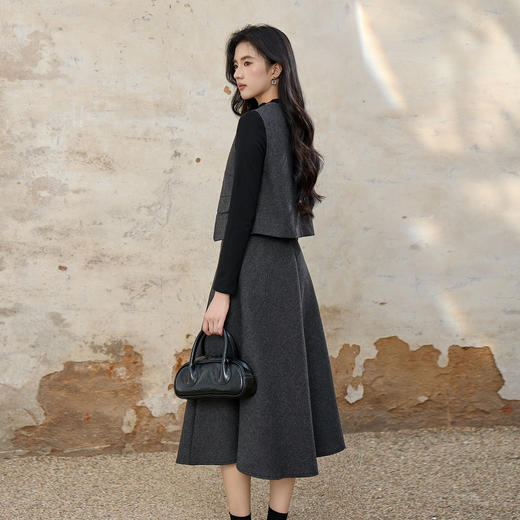 奢姿大码女装2025冬装胖妹妹气质通勤女马甲色内搭中长半身裙9954994354A 商品图3