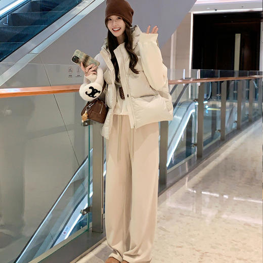 反季清仓！【鹅绒泡芙款马甲1106】甄选鹅绒填充 绒朵大羽梗小 手感蓬松 立领连帽 四重锁绒 商品图7