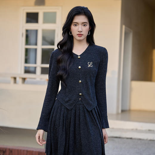 奢姿大码女2025秋季时尚喇叭袖V领针织开衫胖妹妹气质减龄上衣9953153750A 商品图4