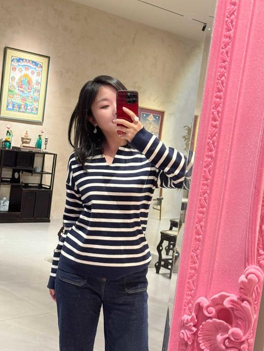 花痴私服好物分享 经典气质休闲条纹海魂衫！休闲包容松弛感十足，时髦显年轻！双面织超密面料，17%山羊绒混纺上身特别软糯，0扎感，之&禾同源代工厂出品！一件舒服、保暖、显瘦又不费心思搭配的搭配神器 商品图9