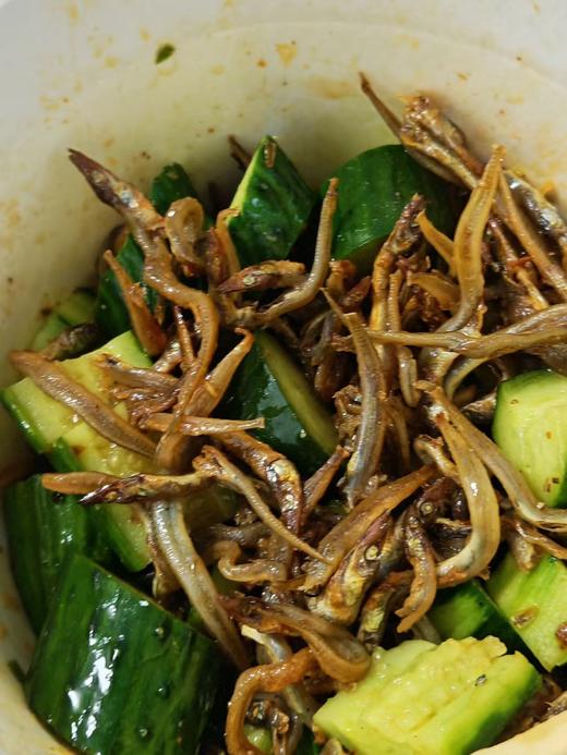 🔥正宗大连长海县小楼岛野生小银鱼，岛里人特别喜欢他的鲜美，干度好、不咸，直接空口吃都是贼鲜溜的味道，稀饭喝酒必备。 蒸炒炸，油煎一下，怎么做都好吃。2斤装，全国包邮。 商品图5