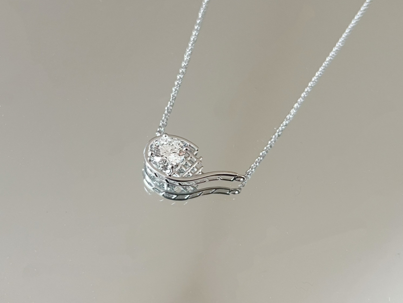 「轨迹」钻石18k白金网球拍项链