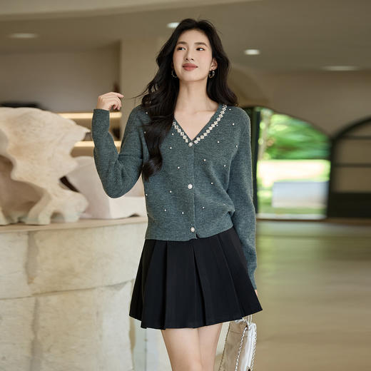 奢姿大码女装2025秋季水钻装饰V领针织开衫胖妹妹时尚精致上衣9854653813 商品图4