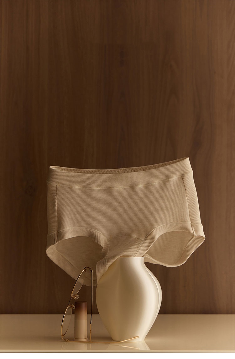 解锁舒适新境界！零碳莫代尔抗菌内裤！50S莫代尔，触肤柔软，犹如人体第二次肌肤，每一寸都透着自然的轻抚。7A级抗菌标准，水洗150次仍具有抗菌力！更长效！有效抑制三大细菌🦠，满满的安全感。