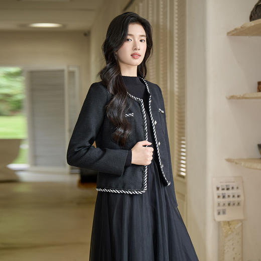 奢姿大码女装2025秋季胖妹妹减龄织带花边设计V领小香风短外套9953353655 商品图1