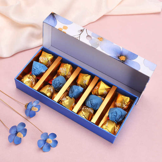 【新品上新】卡卡尼可可榛子酱脆米夹心巧克力制品145g(红色)04557/（蓝色）045558  优雅轻奢 甜蜜甄选 商品图3