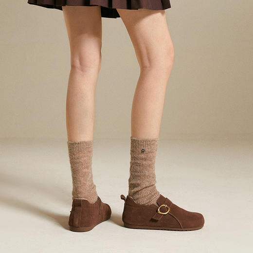 千百度薄底时尚雪地靴女秋冬新款加绒保暖全包勃肯鞋平底单鞋A25602006 商品图4