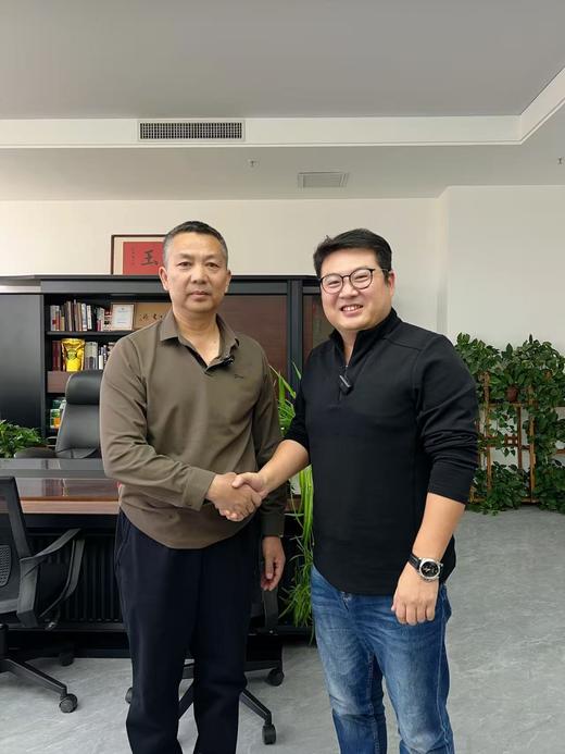 【知乐强烈推荐】男士秋冬半拉链长袖卫衣外套 户外内搭健身打底衫 商品图1