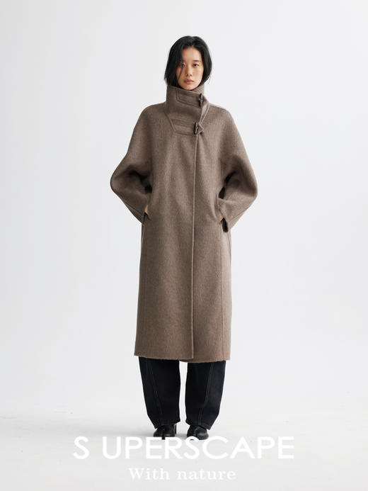 素舶 羊驼毛兔毛羊毛混纺软糯保暖亲肤牛角扣设计感立领长款大衣 商品图4