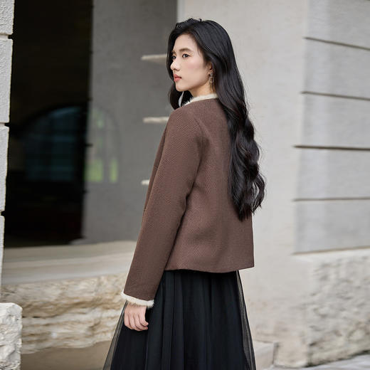 奢姿大码女装2025冬季减龄毛边假口袋设计时尚气质名媛毛呢短外套9954370381 商品图3