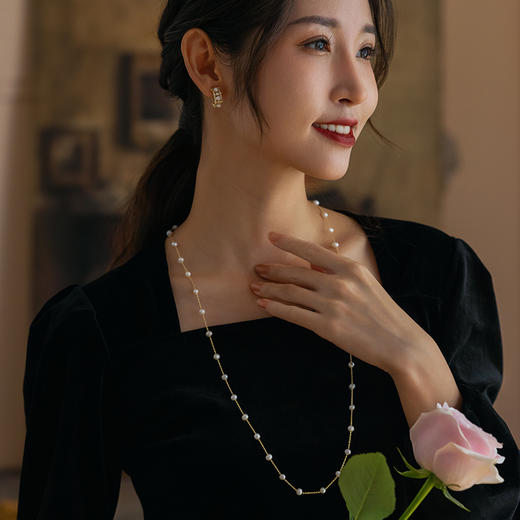 【下单任意两件送手串一个】MANREYA玛芮雅2025秋冬毛衣链系列丨巴洛克珍珠、虎眼石、贝母、淡水珍珠的点缀 时尚百搭 多种款式 商品图5