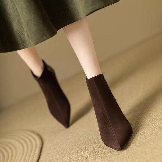 【预售5天】尖头短靴女细跟秋冬新款气质高跟短筒女靴磨砂皮拼接裸靴XKDY&X1737 商品图2