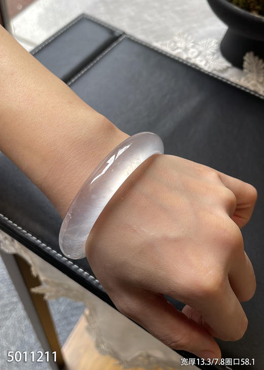 高冰近玻璃种手镯【5011211】圈口58.1~具体价格微信咨询 商品图3