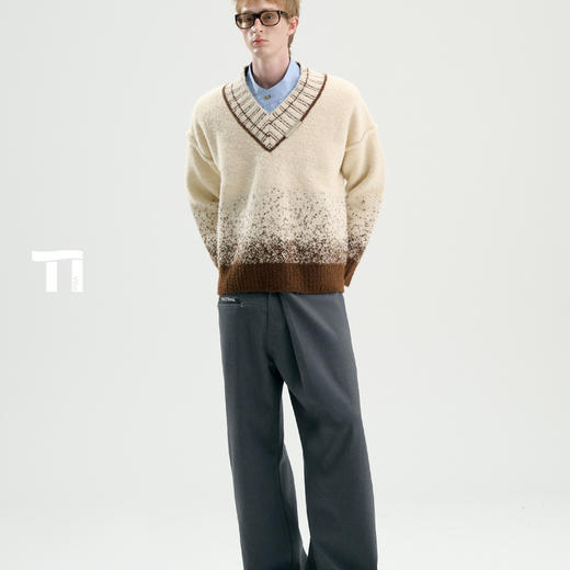 TIWILLTANG启世录“炙御棂耀” 渐变重磅羊毛针织撞色V领廓形毛衣 商品图4