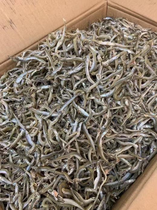 🔥正宗大连长海县小楼岛野生小银鱼，岛里人特别喜欢他的鲜美，干度好、不咸，直接空口吃都是贼鲜溜的味道，稀饭喝酒必备。 蒸炒炸，油煎一下，怎么做都好吃。2斤装，全国包邮。 商品图1