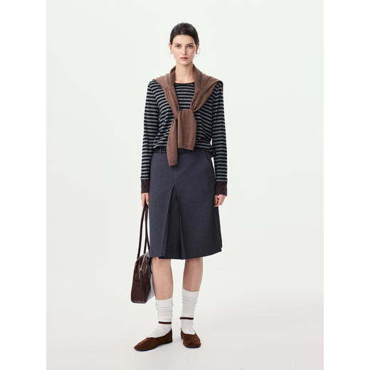 棉仓366601014-黑灰条纹羊毛长袖针织衫25秋冬撞色拼接正肩直筒T恤上衣 商品图3