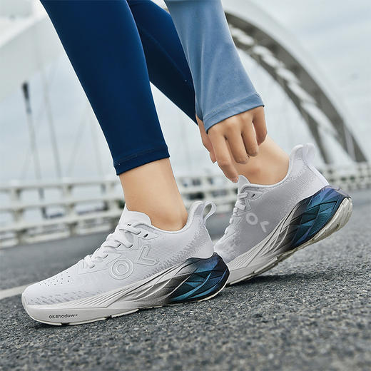 【百元价格 千元配置 德国百年精工】ONKE科技跑鞋16代GM68（Q软如踩云朵 银离子抑菌BOOM爆米花鞋垫） 商品图5