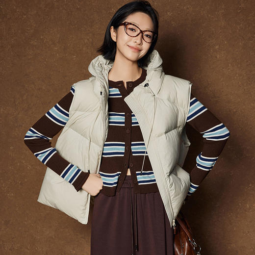 反季清仓！【鹅绒泡芙款马甲1106】甄选鹅绒填充 绒朵大羽梗小 手感蓬松 立领连帽 四重锁绒 商品图0