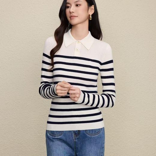 「自」全新升级【铂金会员284/天猫379/差价95】(00625)洛诗琳小马刺绣撞色条纹针织衫2025秋冬气质显瘦翻领羊毛衫 商品图3