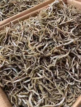 🔥正宗大连长海县小楼岛野生小银鱼，岛里人特别喜欢他的鲜美，干度好、不咸，直接空口吃都是贼鲜溜的味道，稀饭喝酒必备。 蒸炒炸，油煎一下，怎么做都好吃。2斤装，全国包邮。