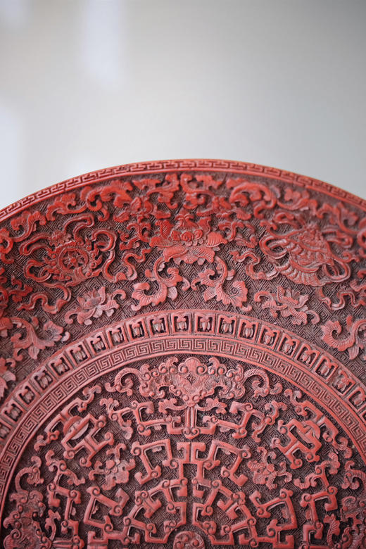独角鹿西洋古董19世纪中国出品木胎剔红缠枝花叶及福寿云纹大盘 商品图6