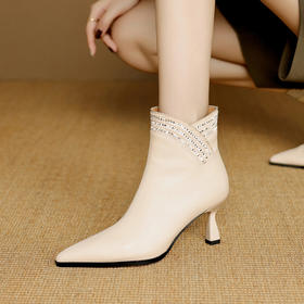 【预售5天】欧美气质尖头高跟短靴真皮加绒内里舒适性感细跟水钻短筒马丁靴女DB&M6588