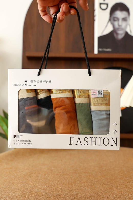 【多妈团购 古今内裤男女内裤】女款：轻薄无痕，7A桑蚕丝底裆，上身裸感，告别闷热  男款：5A石墨烯抑菌抗菌底档，95%精梳棉!触感柔软-君图 商品图8