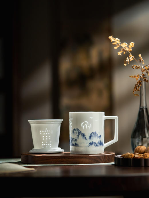 新品 富玉 | 景德镇陶瓷溪山清韵茶漏杯带盖水杯 商品图1