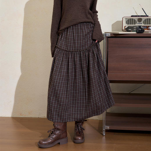 西遇复古木耳花边拼接格纹半身裙女冬季新款松紧高腰A字长裙V3755317 商品图3