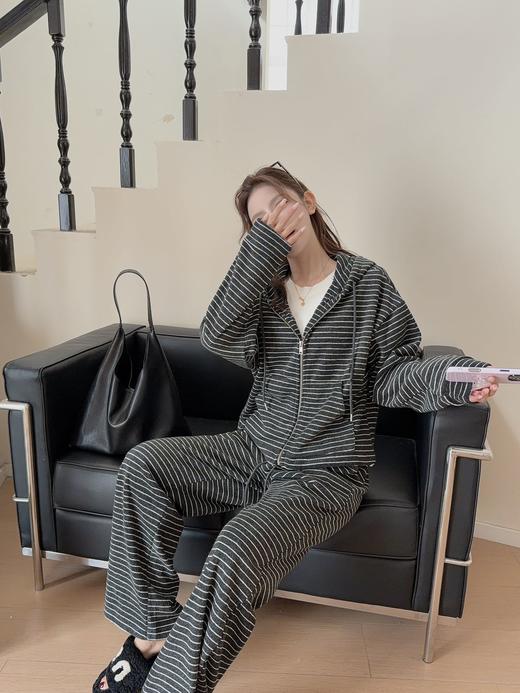 【YW】无忧购秋冬高品质加绒宽松连帽条纹两件套5031（截单后3-5天发货） 商品图4