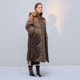 谜底连帽羽绒服2025年冬季新品鹅绒连帽轻盈保暖长款女254MY1468