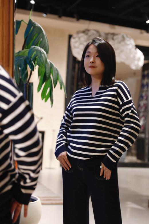 花痴私服好物分享 经典气质休闲条纹海魂衫！休闲包容松弛感十足，时髦显年轻！双面织超密面料，17%山羊绒混纺上身特别软糯，0扎感，之&禾同源代工厂出品！一件舒服、保暖、显瘦又不费心思搭配的搭配神器 商品图6