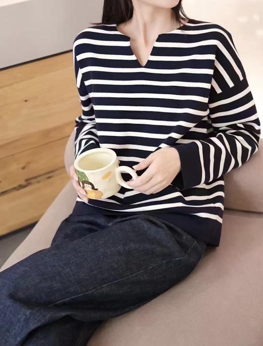 花痴私服好物分享 经典气质休闲条纹海魂衫！休闲包容松弛感十足，时髦显年轻！双面织超密面料，17%山羊绒混纺上身特别软糯，0扎感，之&禾同源代工厂出品！一件舒服、保暖、显瘦又不费心思搭配的搭配神器 商品图10