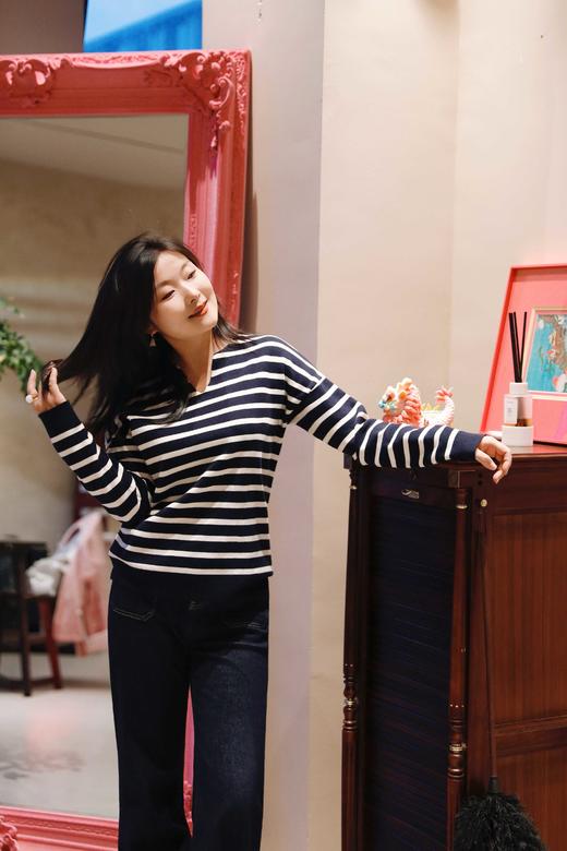 花痴私服好物分享 经典气质休闲条纹海魂衫！休闲包容松弛感十足，时髦显年轻！双面织超密面料，17%山羊绒混纺上身特别软糯，0扎感，之&禾同源代工厂出品！一件舒服、保暖、显瘦又不费心思搭配的搭配神器 商品图1