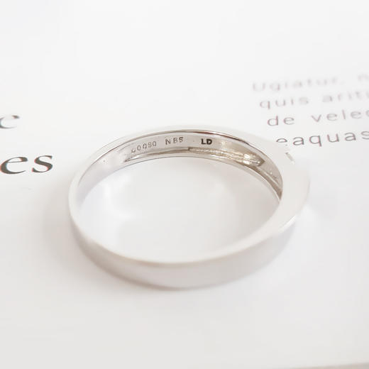 【天然正品】周大福AU750白金时尚经典磨砂款0.09克拉钻石戒指20号（戒圈可改）中性221025NJS26 商品图5