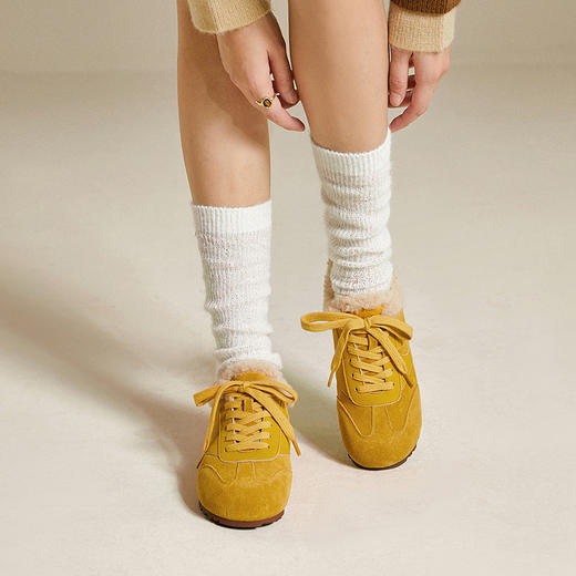 千百度薄底加绒德训鞋雪地靴女毛毛鞋保暖运动休闲鞋A25602601 商品图3